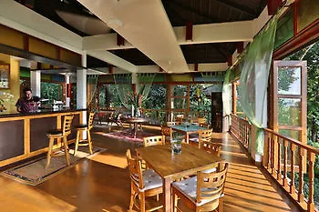 Szálloda Ambong Rainforest Retreat Pantai Tengah