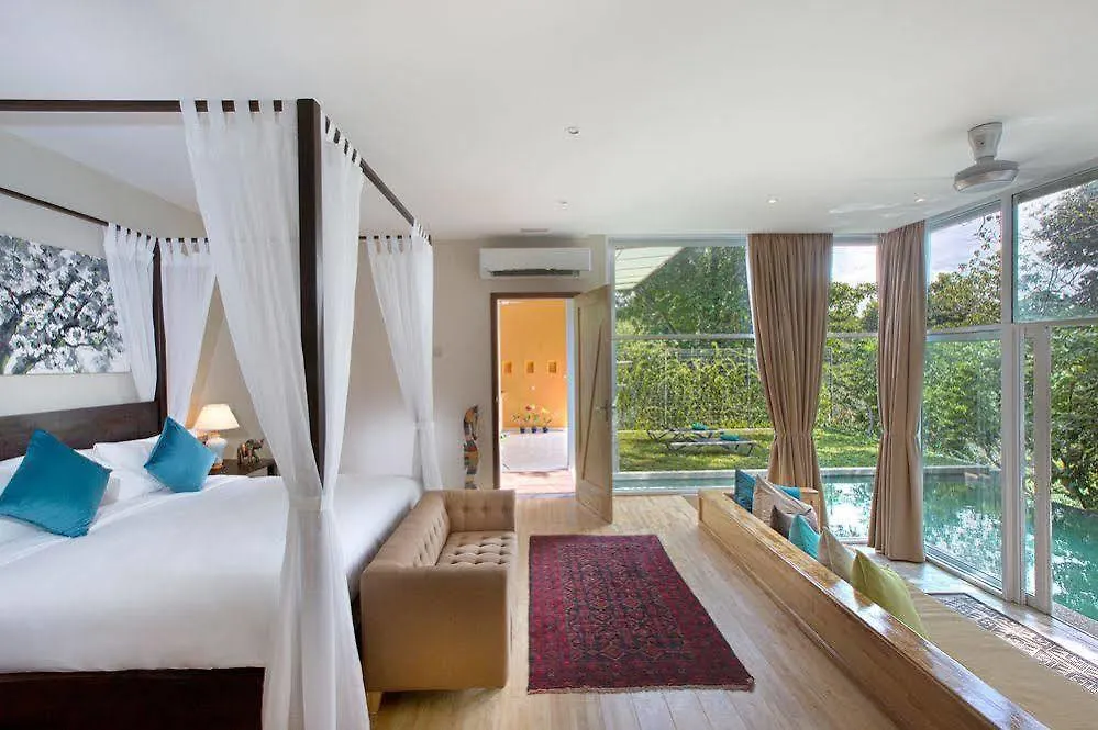 Ambong Rainforest Retreat Pantai Tengah